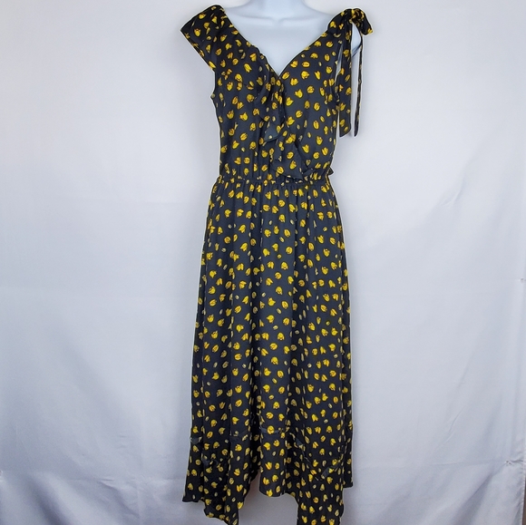 Who What Wear Dresses & Skirts - Who What Wear Black Floral Dress XS